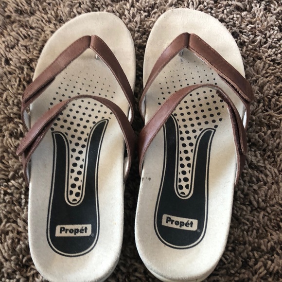 Propets women’s flip flops - Picture 1 of 5